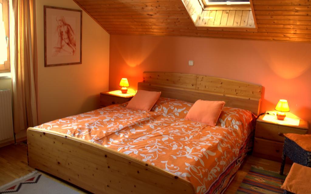 Ferienwohnung Galerie 7 Riegersdorf Ngoại thất bức ảnh